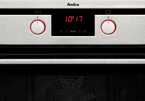 Amica mise sur la cuisinière et l’encastrable