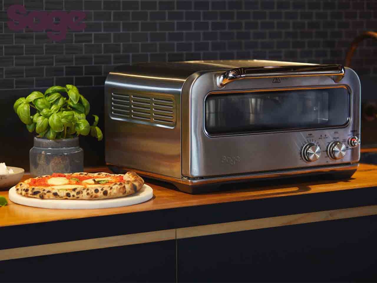 Sage lance le Smart Oven™ Pizzaiolo, le four atteignant 400°C pour une pizza prête en 2 minutes